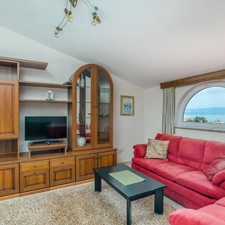 Pansion Dujmovic 1 Appartement Malinska Buitenkant foto